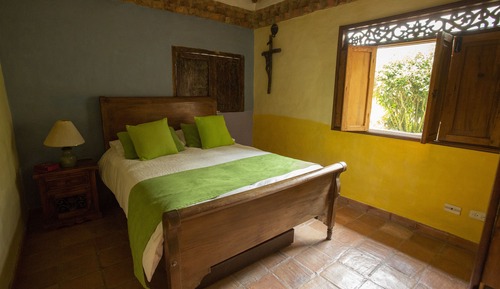 Family House, Valley View (Casa Orquidea)
