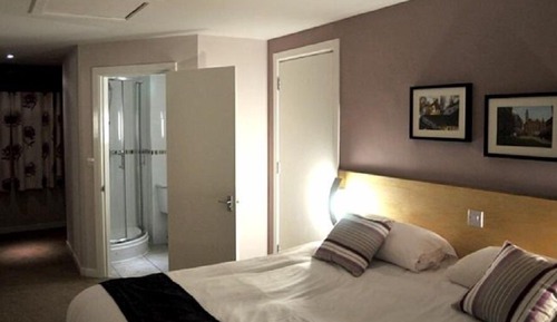 Suite, Ensuite (2 Adults 2 Children)