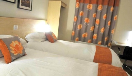 Twin Room, Ensuite (1 Double and 1 Single bed)