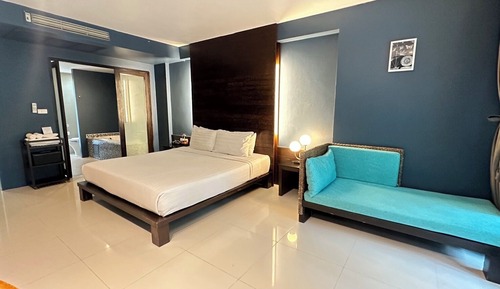 Deluxe Room, 1 Double Bed, Pool Access, Pool View