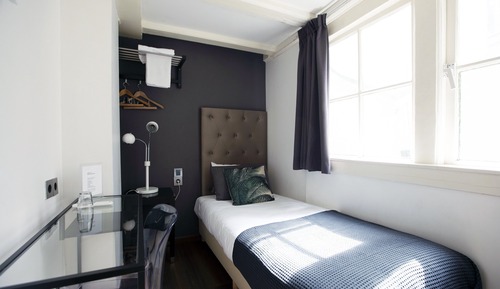 Single Room, 1 Twin Bed, Shared Bathroom