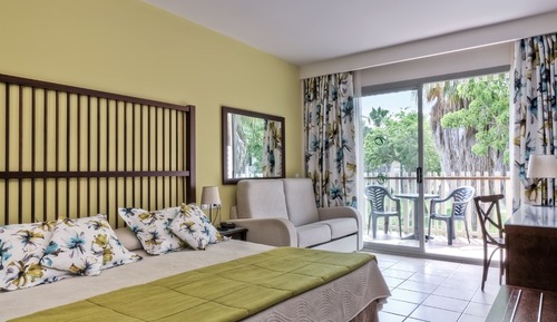Standard Room, 2 adults (Port Aventura tickets & 1 Ferrari Land ticket)