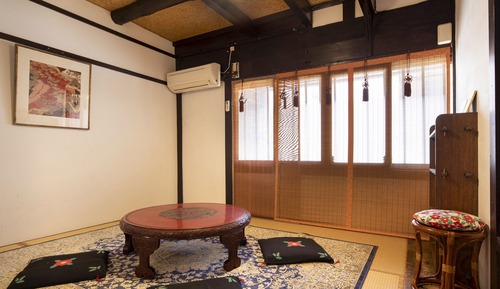 Traditional House (check-in instructions to be e-mailed)