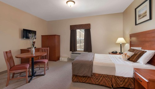Room, 1 Queen Bed, Non Smoking (Efficiency)