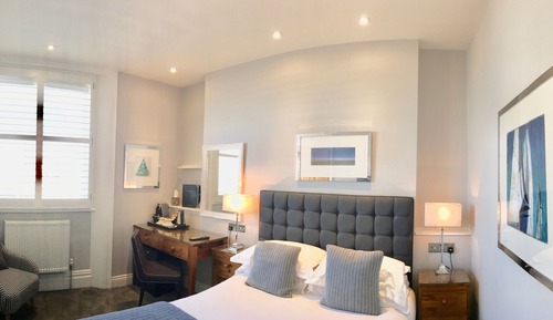 Comfort Room, 1 King Bed, Sea View (Small King)