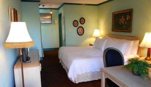 Standard Room, 1 King Bed