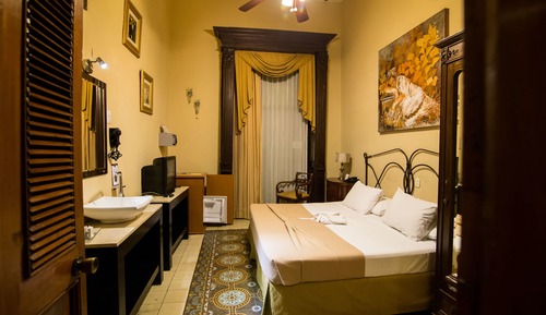 Standard Room, 1 King Bed