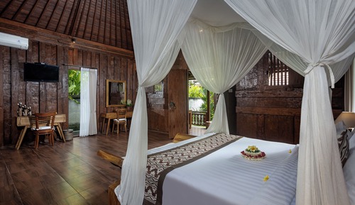  Joglo One Bedroom Villa