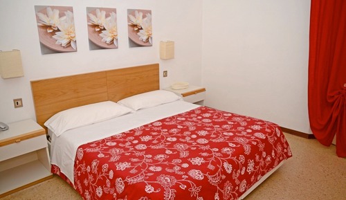 Economy Triple Room, 1 Bedroom, Ensuite