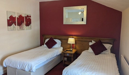 Standard Twin Room, Ensuite