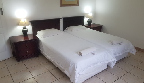 3 Bedroom, 7 Sleeper House