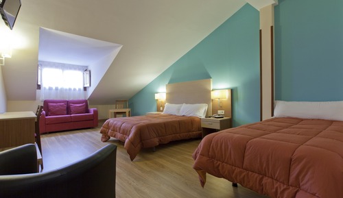 Double Room (with extra bed)