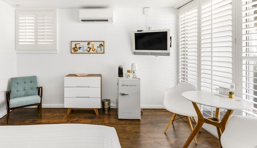 Standard Room, 1 Queen Bed
