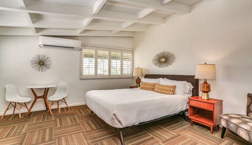 Standard Room, 1 King Bed
