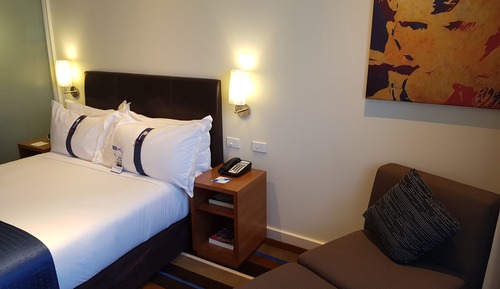 Standard Room, 1 Queen Bed (Free Breakfast)