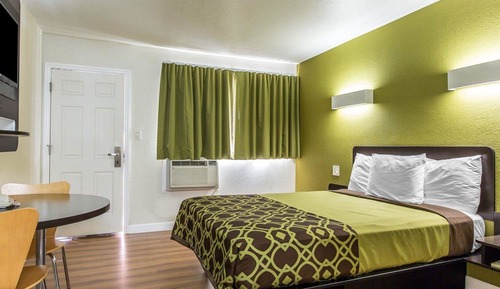 Standard Room, 1 Queen Bed, Non Smoking
