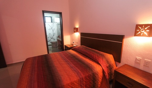 Deluxe Suite, 1 Queen Bed