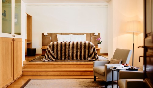 Suite, 1 King Bed