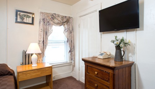 Double Room (Shared Bath)