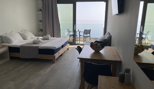 Junior Studio Suite