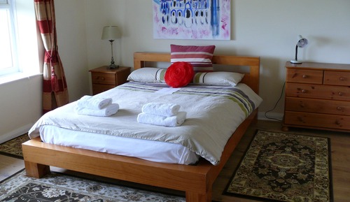 Classic Self-Catering Apartment with Sea View No 3