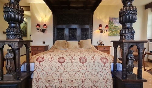 East Tower Junior Suite (Not Pet Friendly)