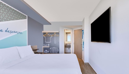 Deluxe Room, 1 Queen Bed