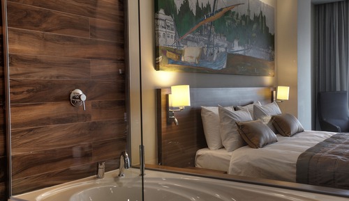 Executive Room, Bathtub