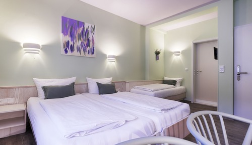 City Triple Room