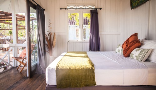 Deluxe Bungalow Beachfront
