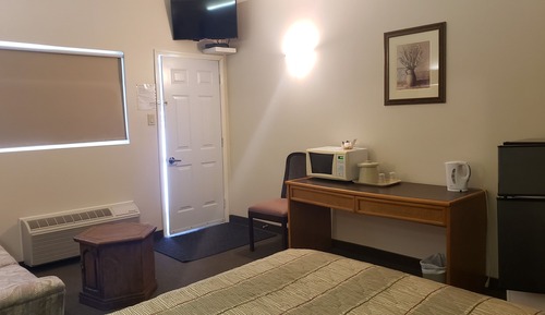 Standard Room, 1 Queen Bed, Non Smoking, Garden View