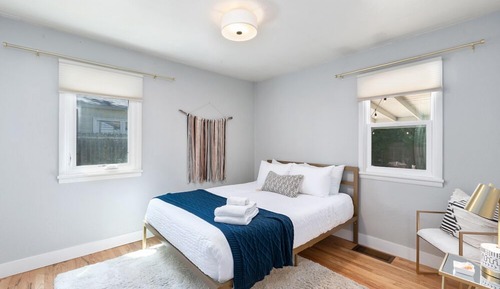 House, Multiple Beds, Hot Tub, Garden View (1112 Cherry St.)