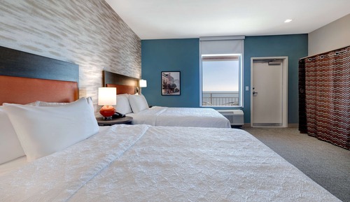 Studio, 2 Queen Beds, Accessible, Balcony