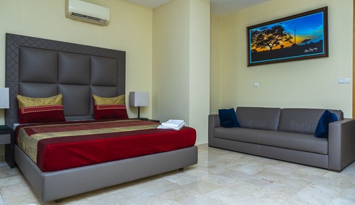 Comfort Suite, 1 King Bed, Non Smoking