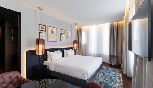 Junior Room, Bathtub (Suite)