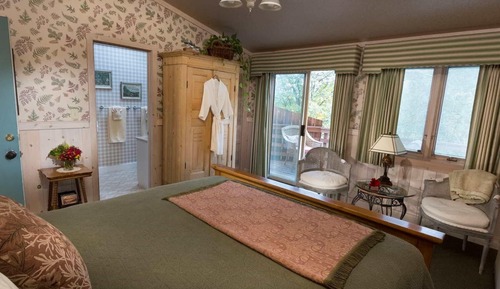 Creekside Suite