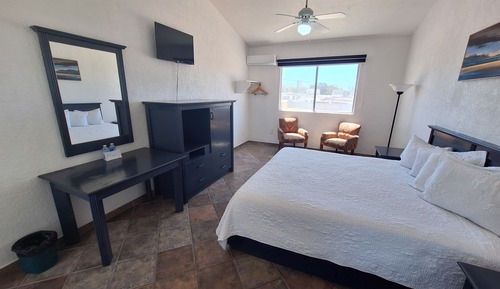 Standard Room, 1 King Bed
