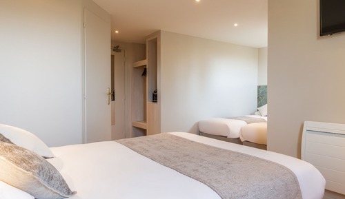 Deluxe Quadruple Room