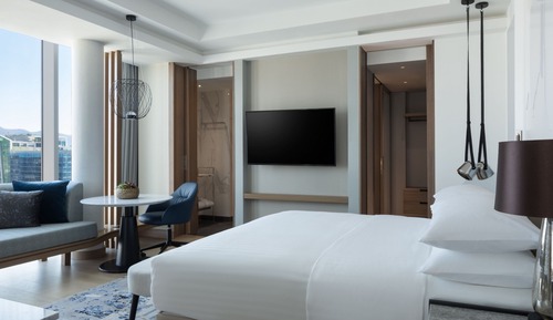 Executive Suite, 1 King Bed, Non Smoking