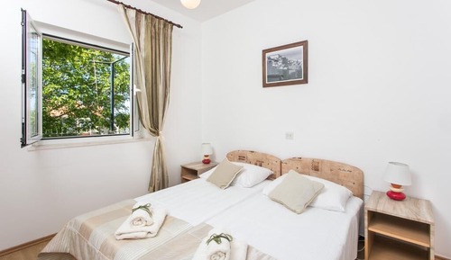 Apartment (Comfort One Bedroom Apartment with Te)