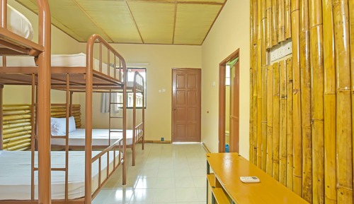 Shared Dormitory, Men only