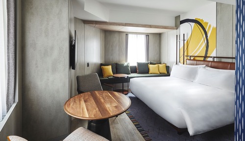 Grand Room, 1 King Bed, Corner