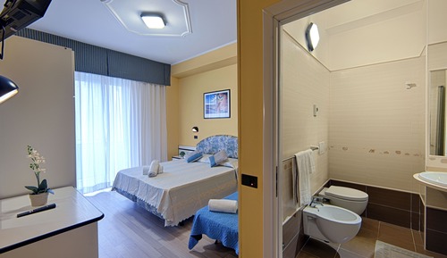 Standard Triple Room, City View