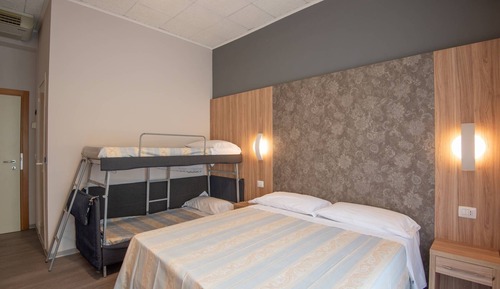 Deluxe Triple Room, City View