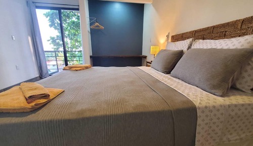 Room, 1 Queen Bed, Garden View