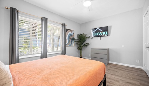 Premium 2-Bedroom Family Suite w/ Kitchen & Sofa Bed
