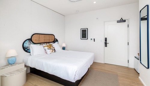 Room, 1 Queen Bed, Balcony, City View (Room 303)
