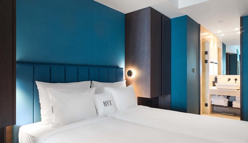 Deluxe Room (Space)