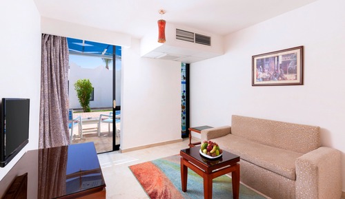 Family Room, Garden View