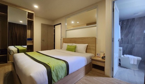 Deluxe Suite